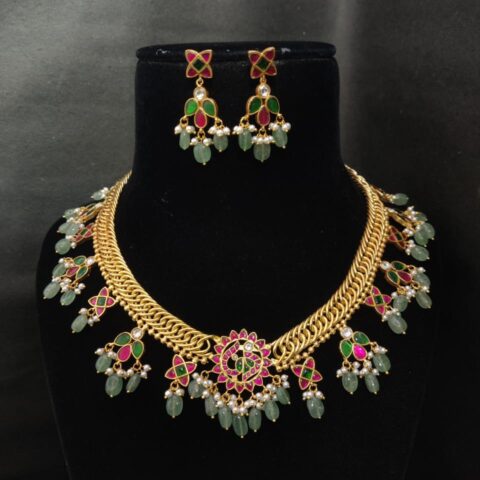 Jadau kundan necklace